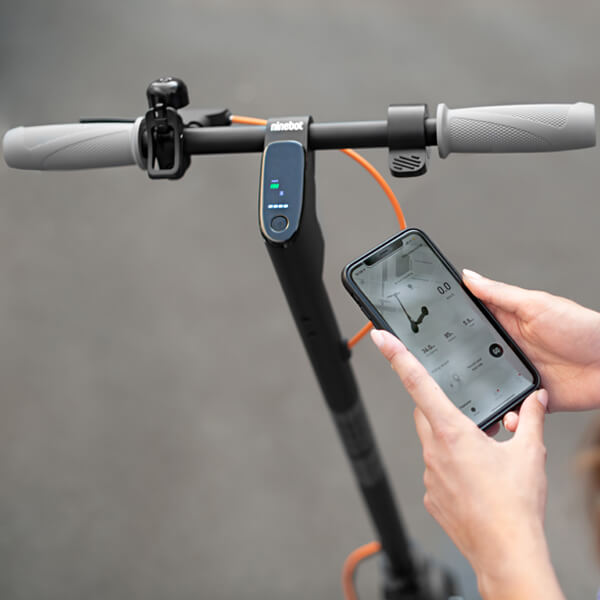 Trotineta Electrica Ninebot KickScooter powered by Segway F40E - bluetooth