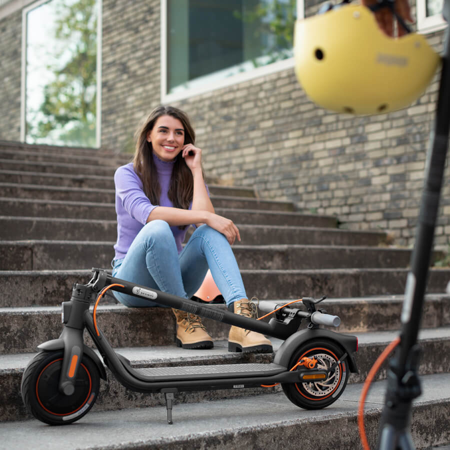 Trotineta Electrica Ninebot KickScooter powered by Segway F40E